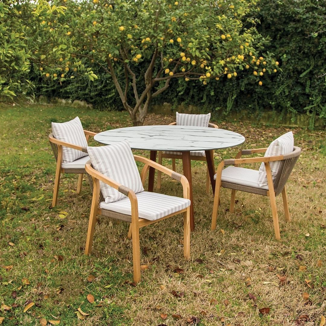 Кресло деревянное с подушками Pablito 3