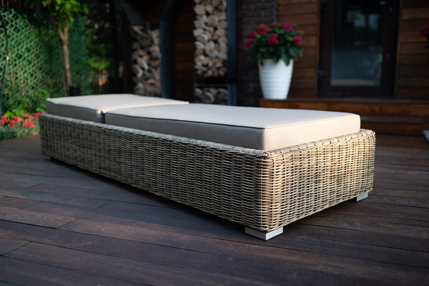 LEON шезлонг лежак из искусственного ротанга 5