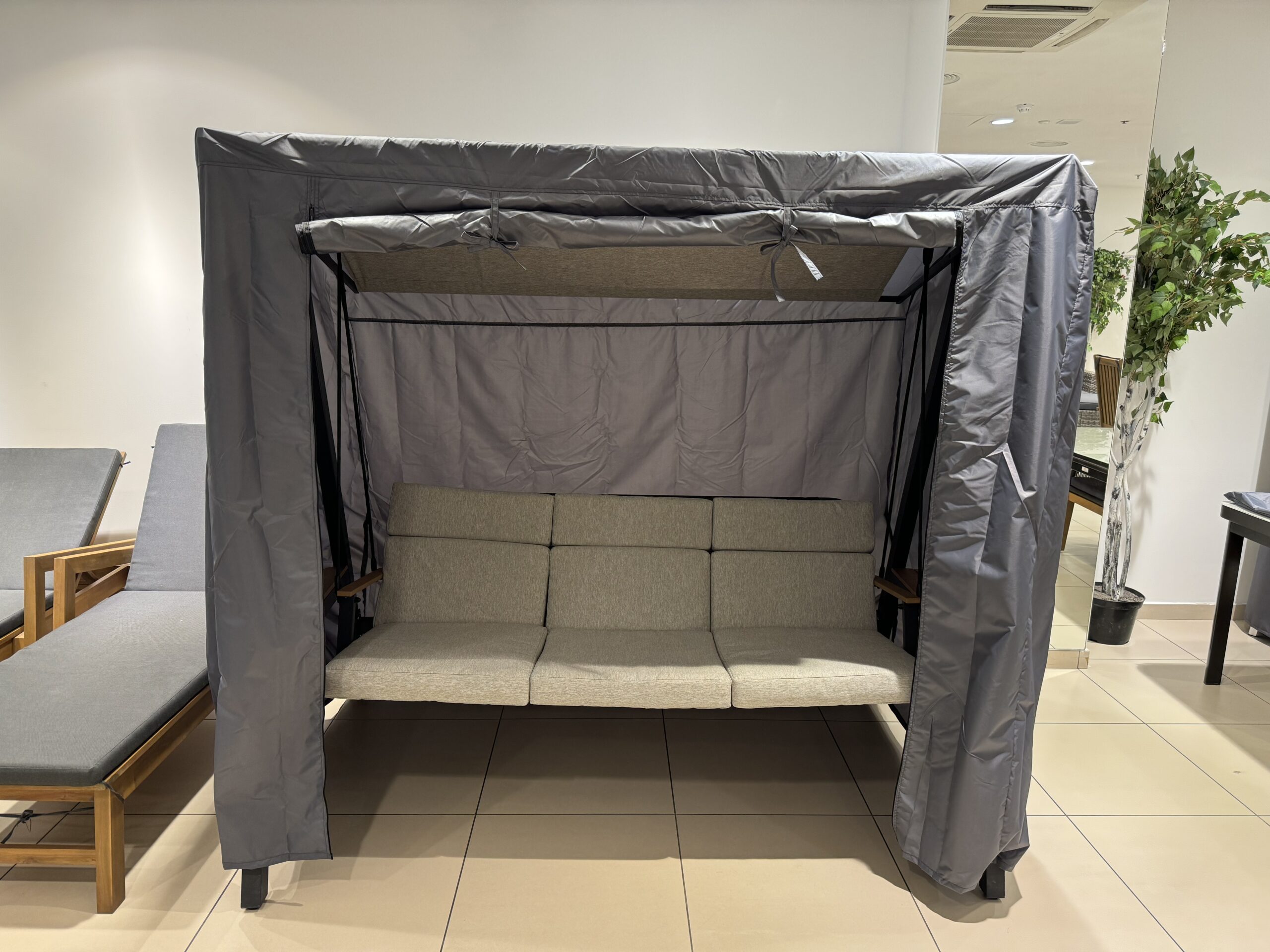 Защитный чехол на садовые качели 3