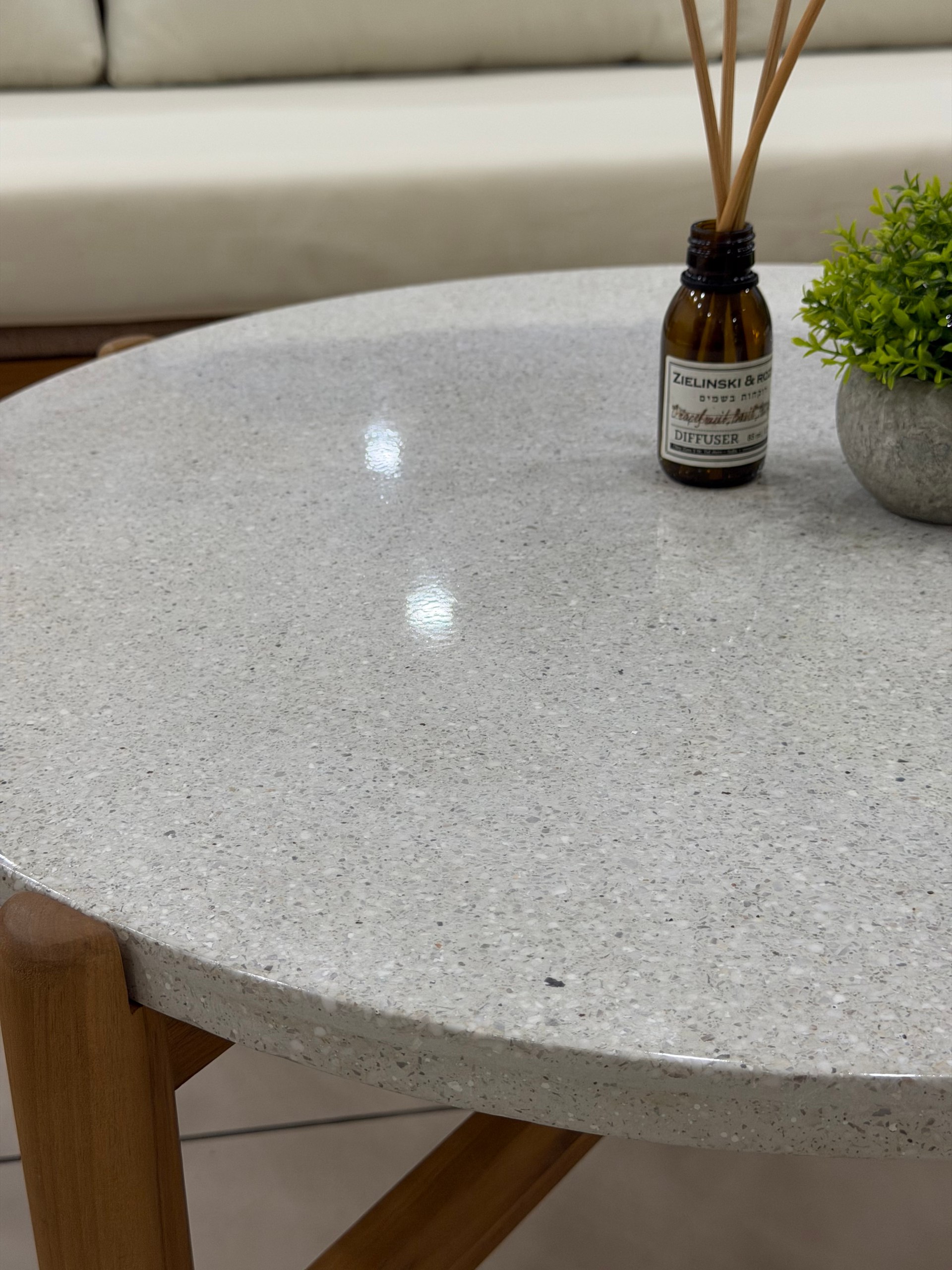 Лаунж зона ELEONORA с 3-х местным диваном  5