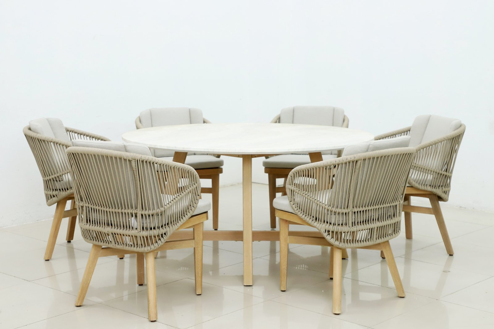 Стол обеденный Mali Ø150 5