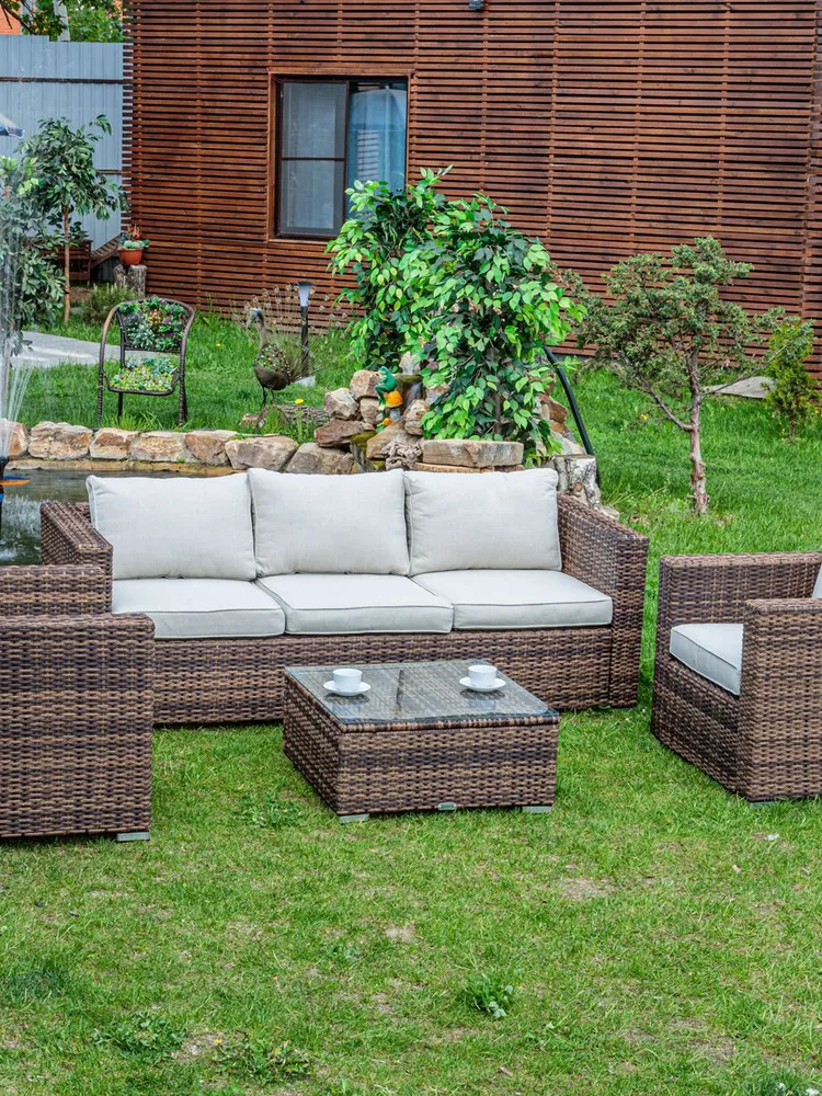 Плетеный столик для сада KARL Royal Family 4