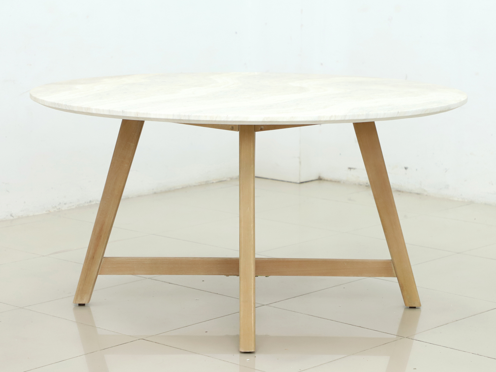 Стол обеденный Mali Ø150 2