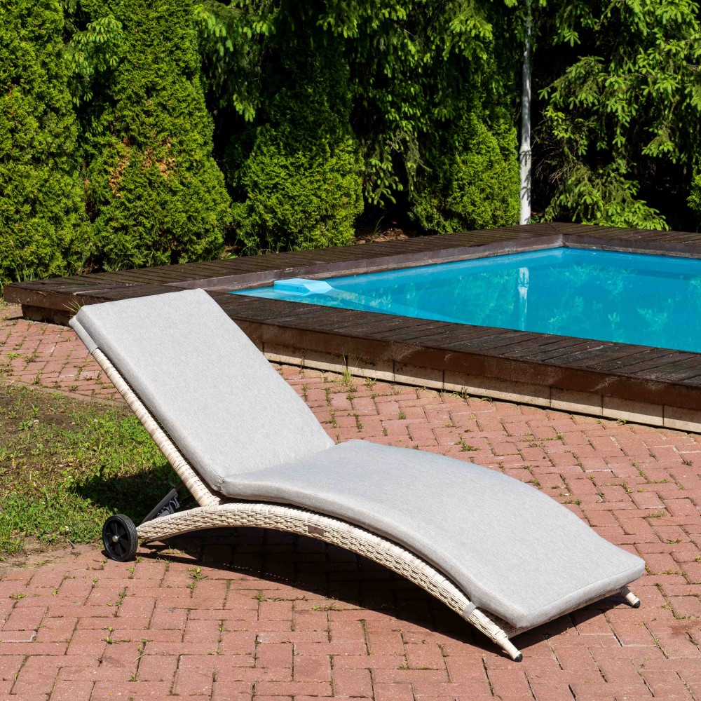 Шезлонг Royal Family AGATA бежевый с матрасом 1