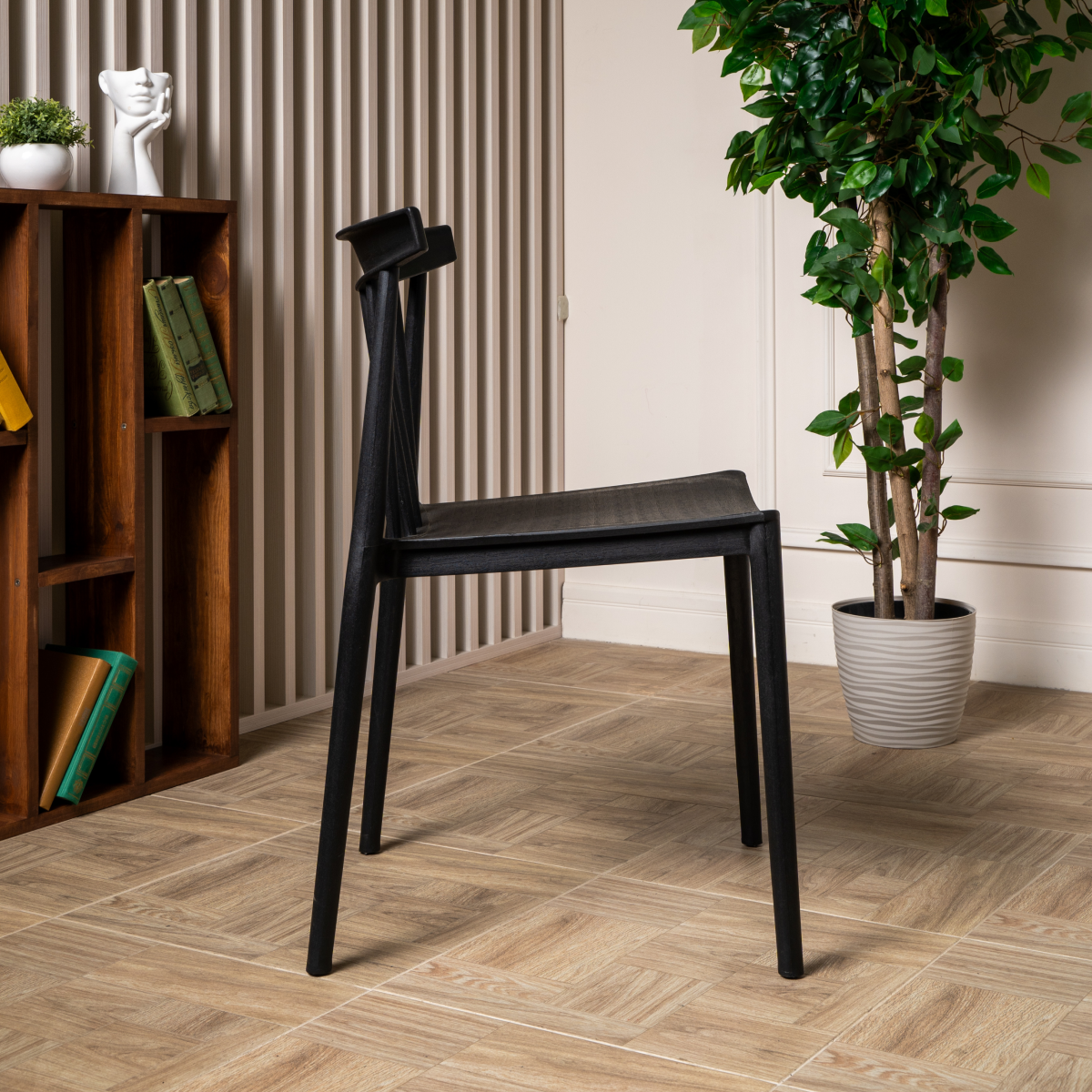 Стул из пластика RoyalFamily Kai (Кай) цвет черный 4