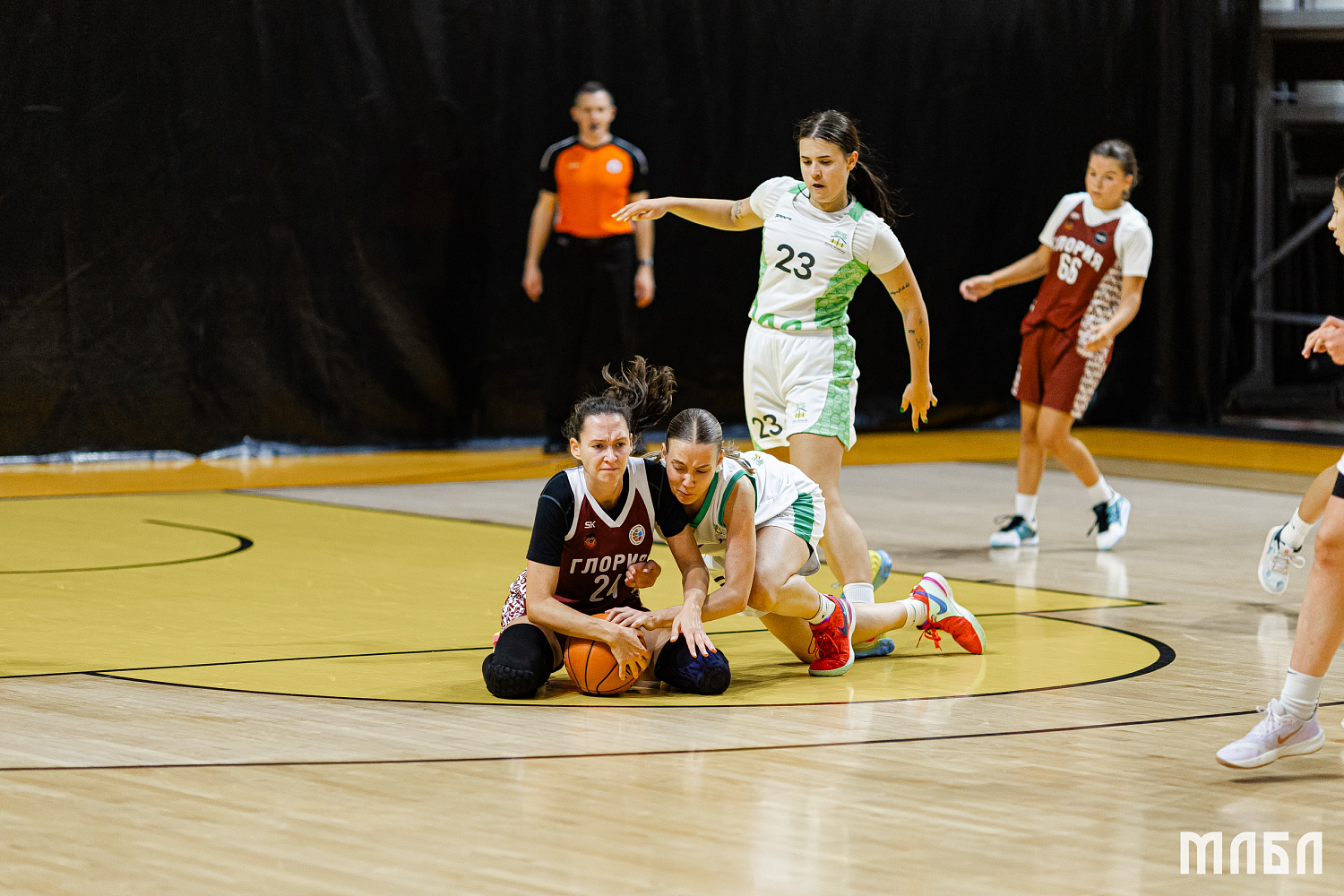 Уверенная победа в стартовом матче регулярного чемпионата