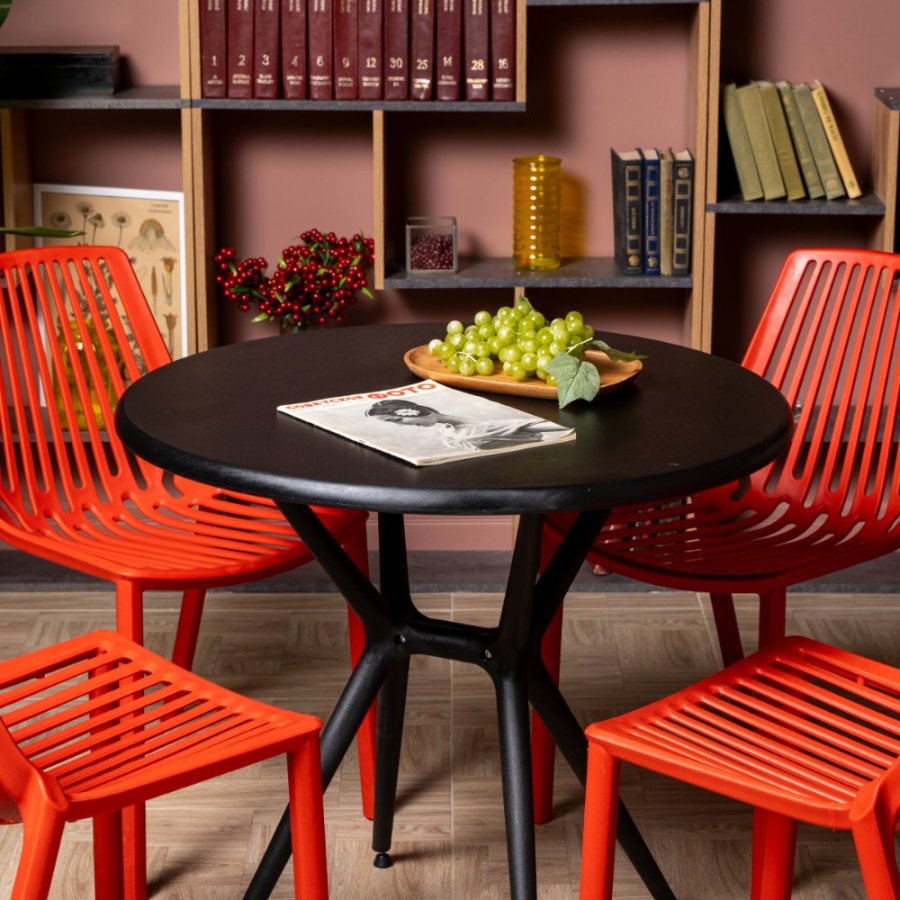 Комплект стол TOM (черный) + 4 стула NICO (красный)