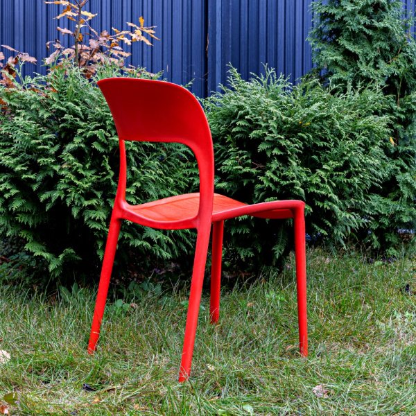 Пластиковый стул RoyalFamily Olly (Олли) красный