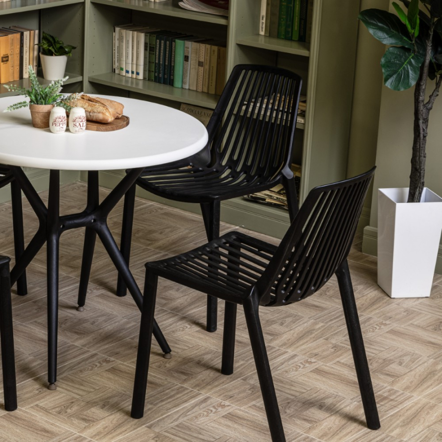 Комплект стол TOM (белый/черный) + 4 стула NICO (черный)