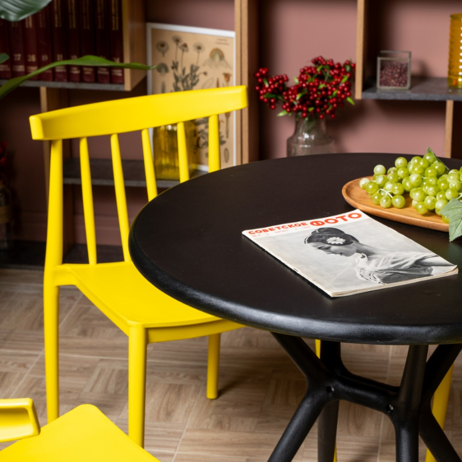Комплект стол TOM (Черный) + 4 стула KAI (Желтый)