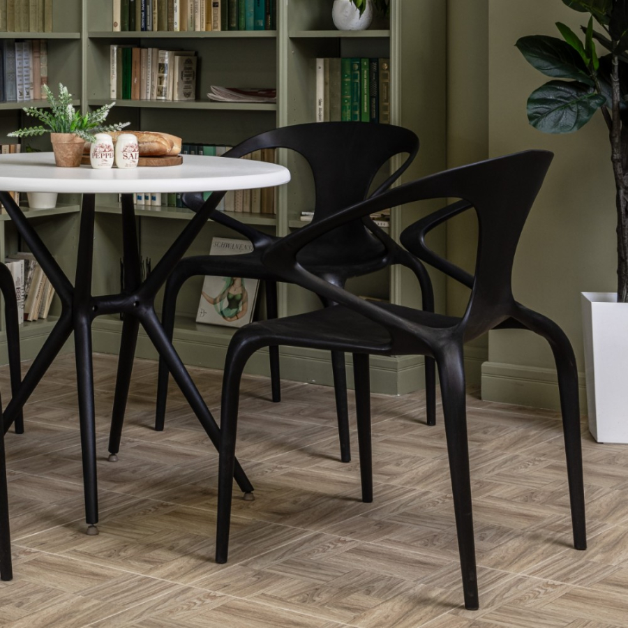 Комплект стол TOM (белый/черный) + 4 стула MAY (черный)