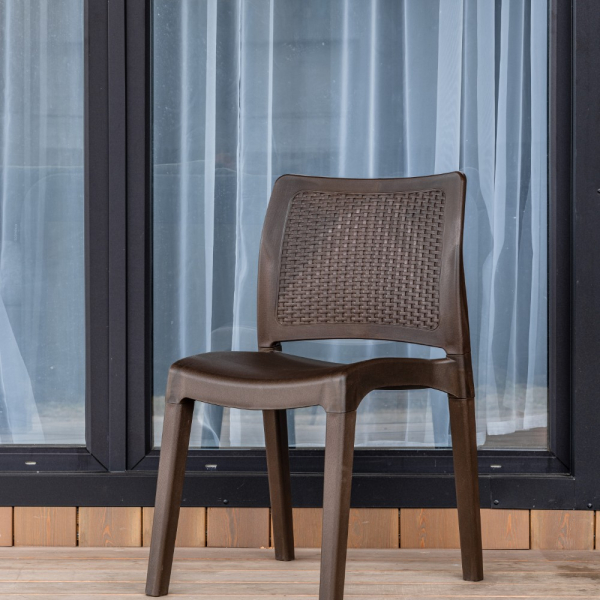 Обеденный стул из пластика Royal Family JULY темно коричневый