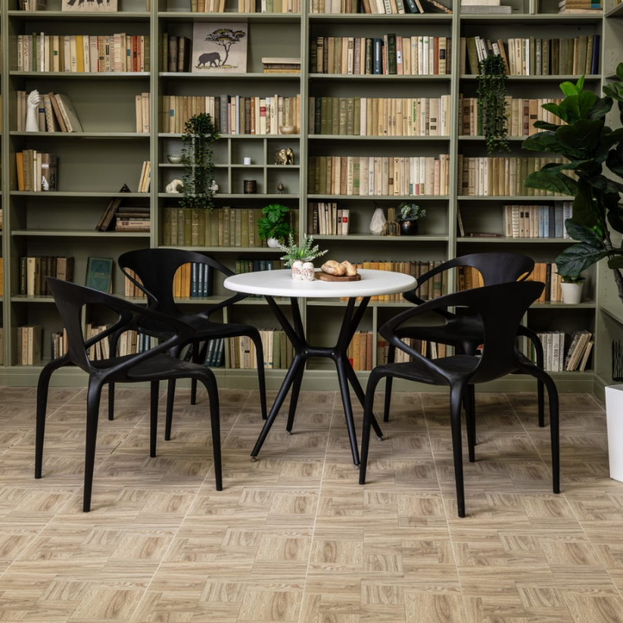 Комплект стол TOM (белый/черный) + 4 стула MAY (черный)