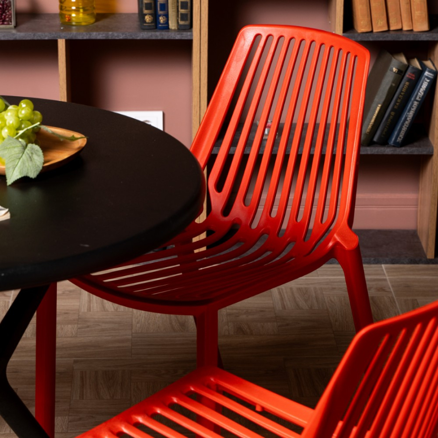 Комплект стол TOM (черный) + 4 стула NICO (красный)