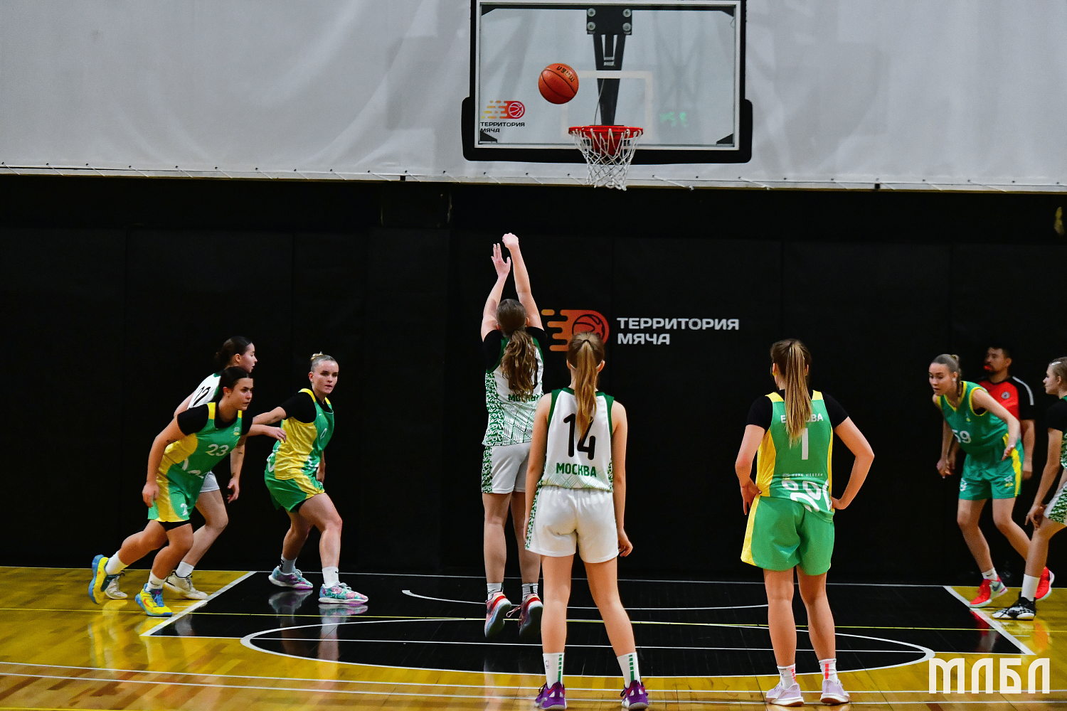 Очередная победа команды ПаркМебели