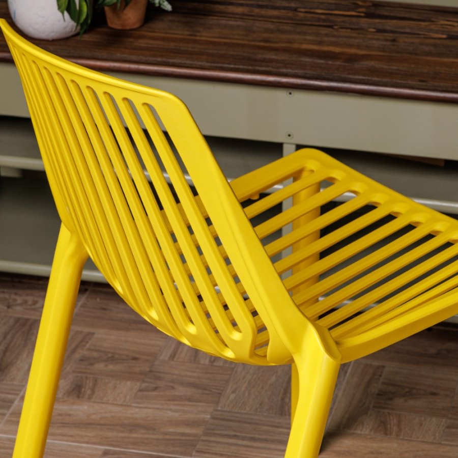 Комплект стол TOM (cерый) + 4 стула NICO (желтый)