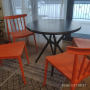 Комплект стол TOM (черный) + 4 стула KAI (оранжевый)