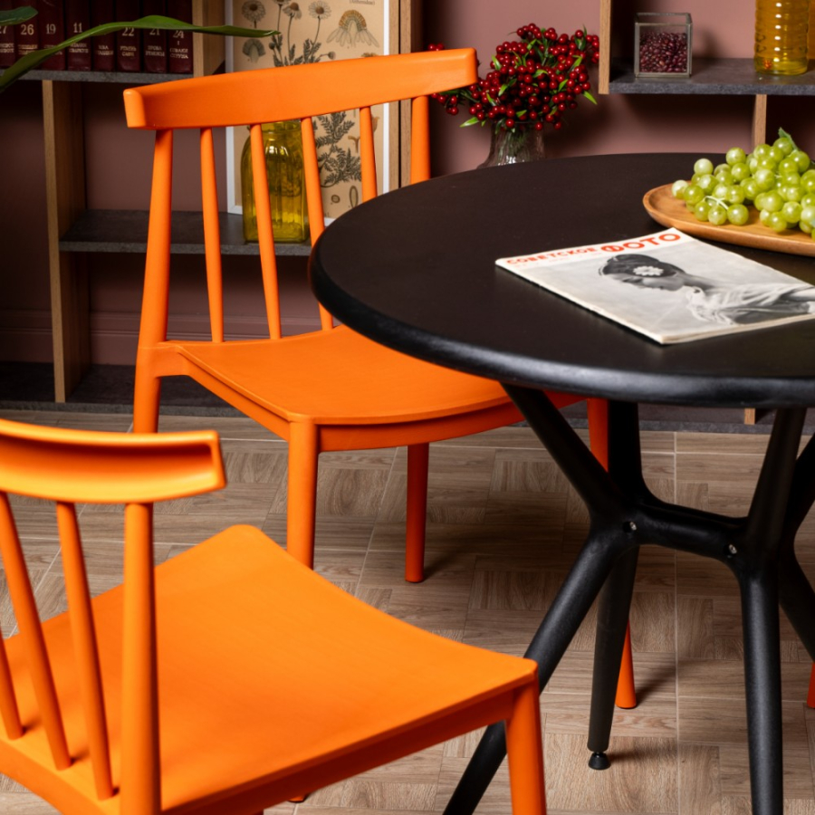 Комплект стол TOM (черный) + 4 стула KAI (оранжевый)