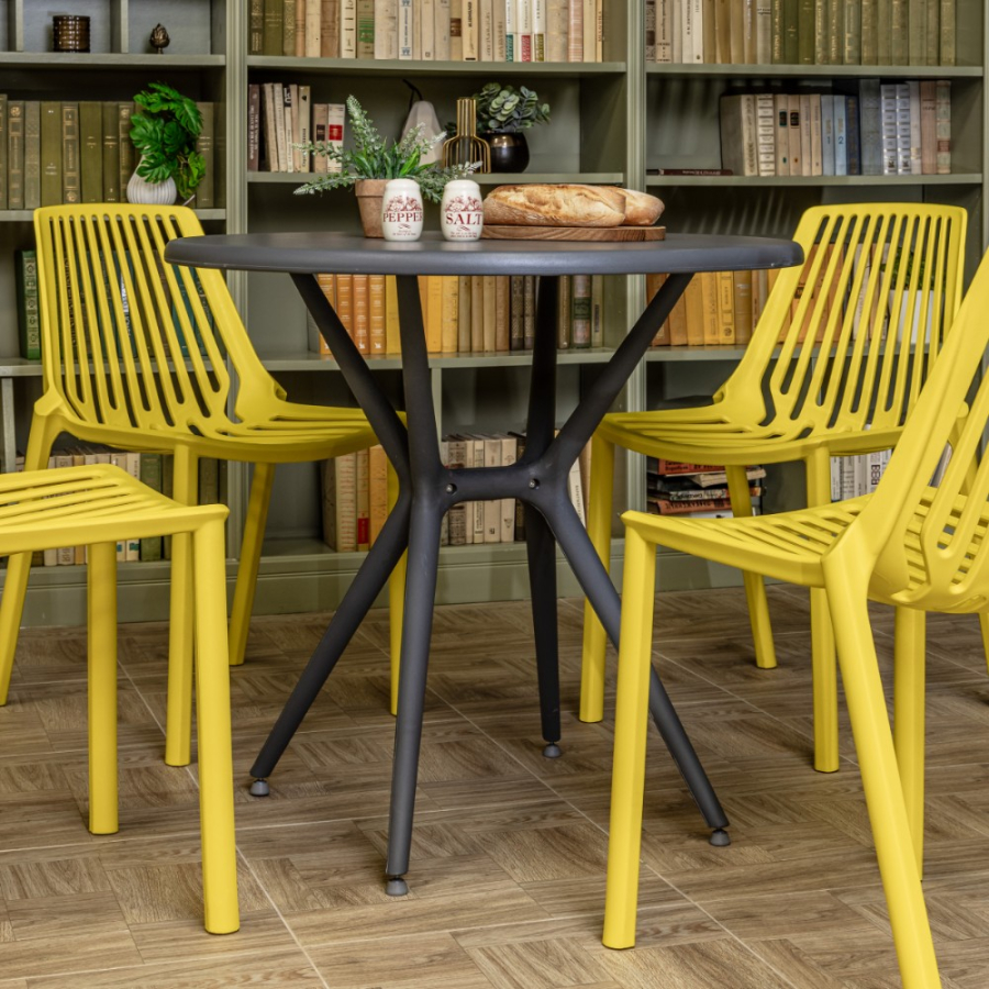 Комплект стол TOM (cерый) + 4 стула NICO (желтый)