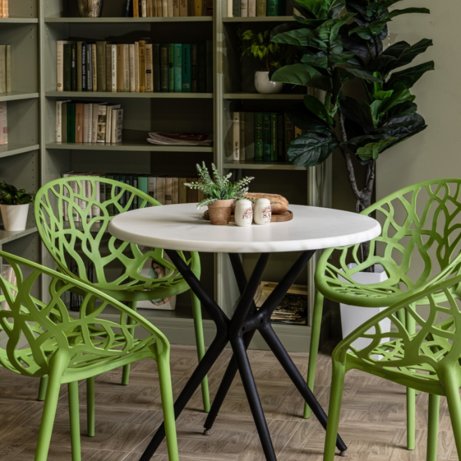 Комплект стол TOM (черно/белый) + 4 стула ARIA (мята)