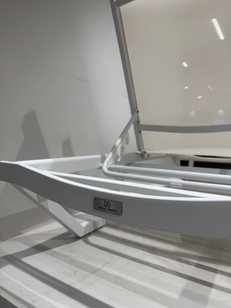 Шезлонг ENZO в белом цвете