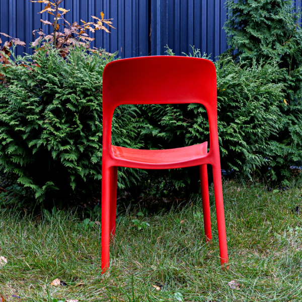 Пластиковый стул RoyalFamily Olly (Олли) красный