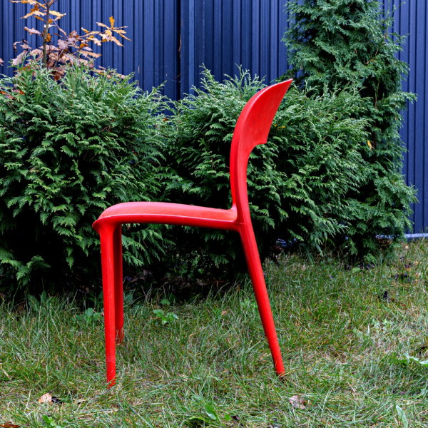 Пластиковый стул RoyalFamily Olly (Олли) красный